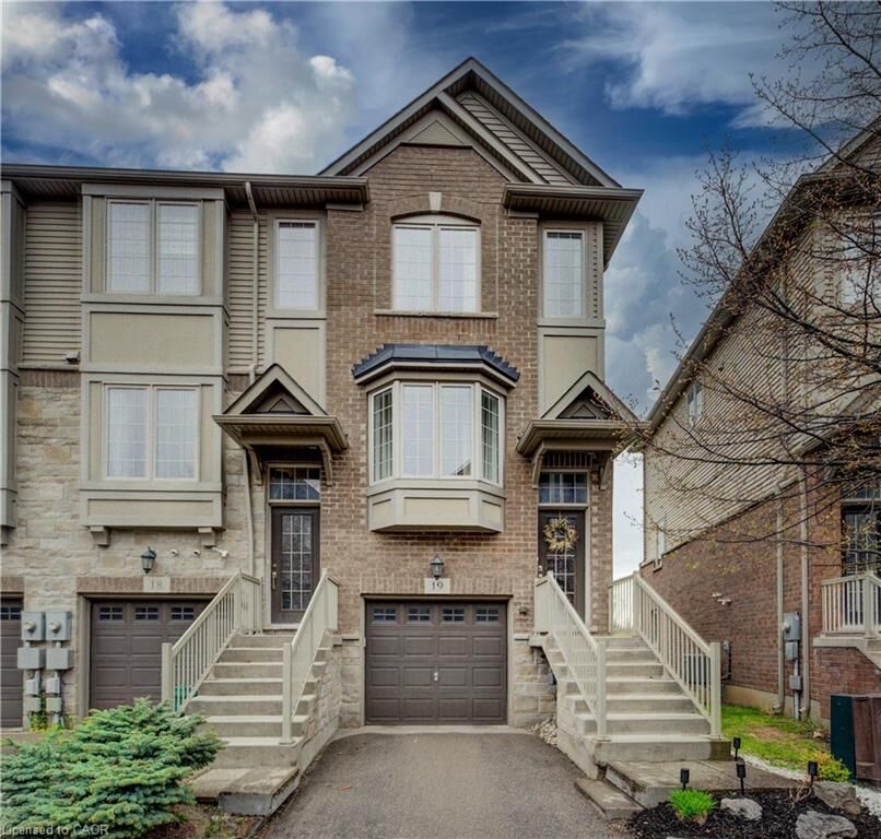Property Photo:  342 Mill Street 19  ON N2M 0A5 
