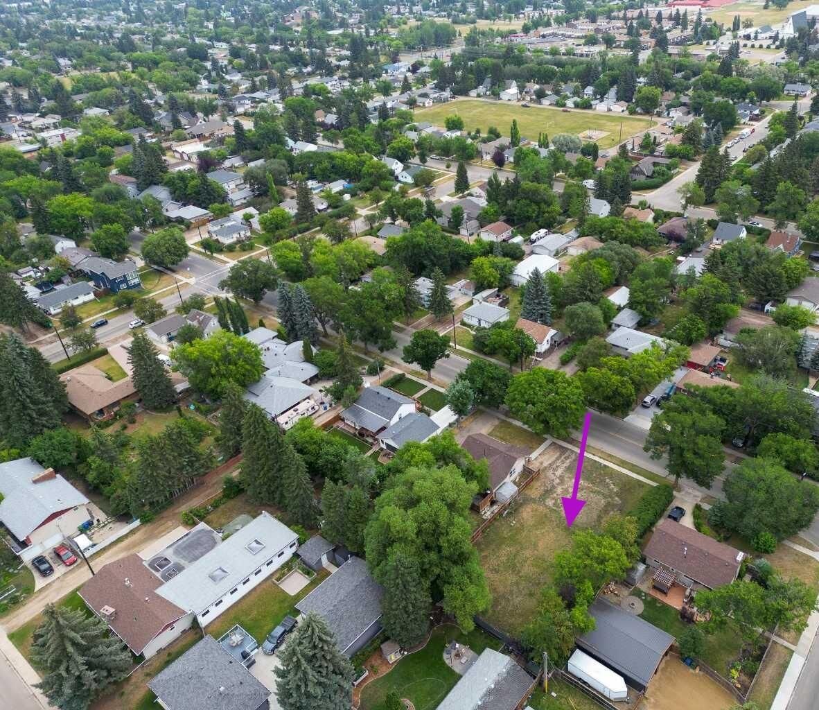 Property Photo:  3512 43 Avenue  AB T4N 3B4 