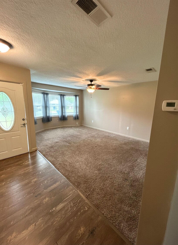 Property Photo:  102 4th St  LA 71446 