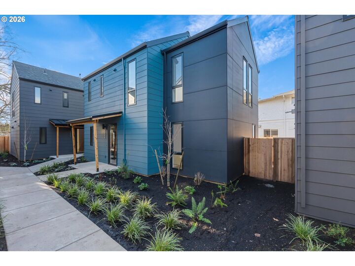 Property Photo: 5486 SE Boise St OR 97206
