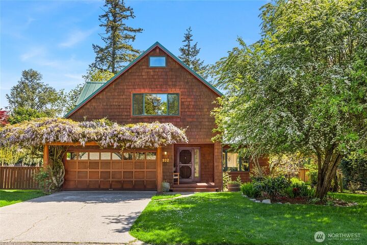 Property Photo:  932 NW Nakata Avenue  WA 98110 