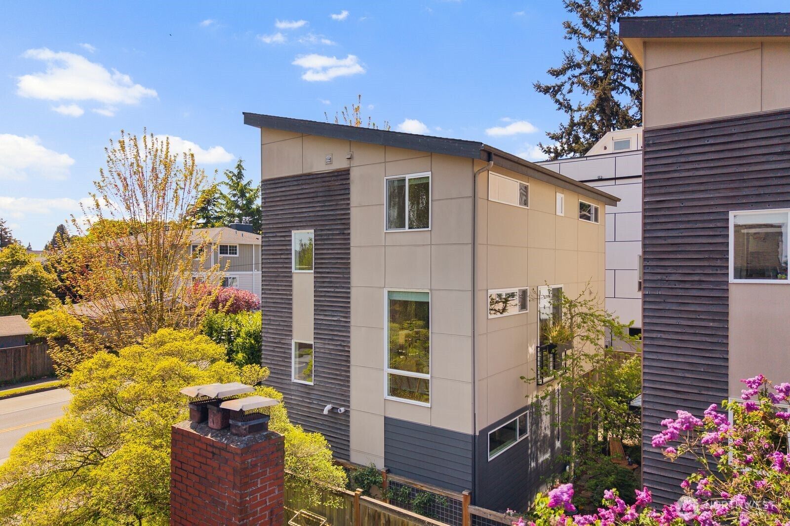 Property Photo:  628 NW 85th Street  WA 98117 