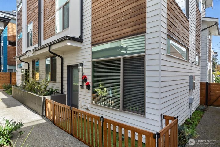 Property Photo: 8015 Mary Avenue NW D WA 98117