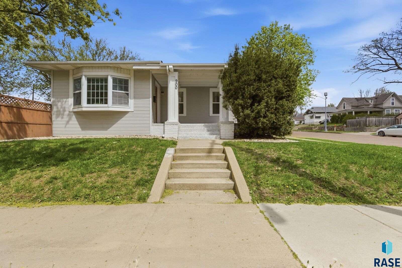 Property Photo:  900 W 18th St  SD 57104 