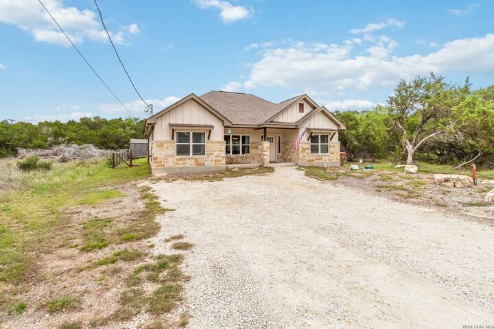 Property Photo:  741 High Dr  TX 78070 