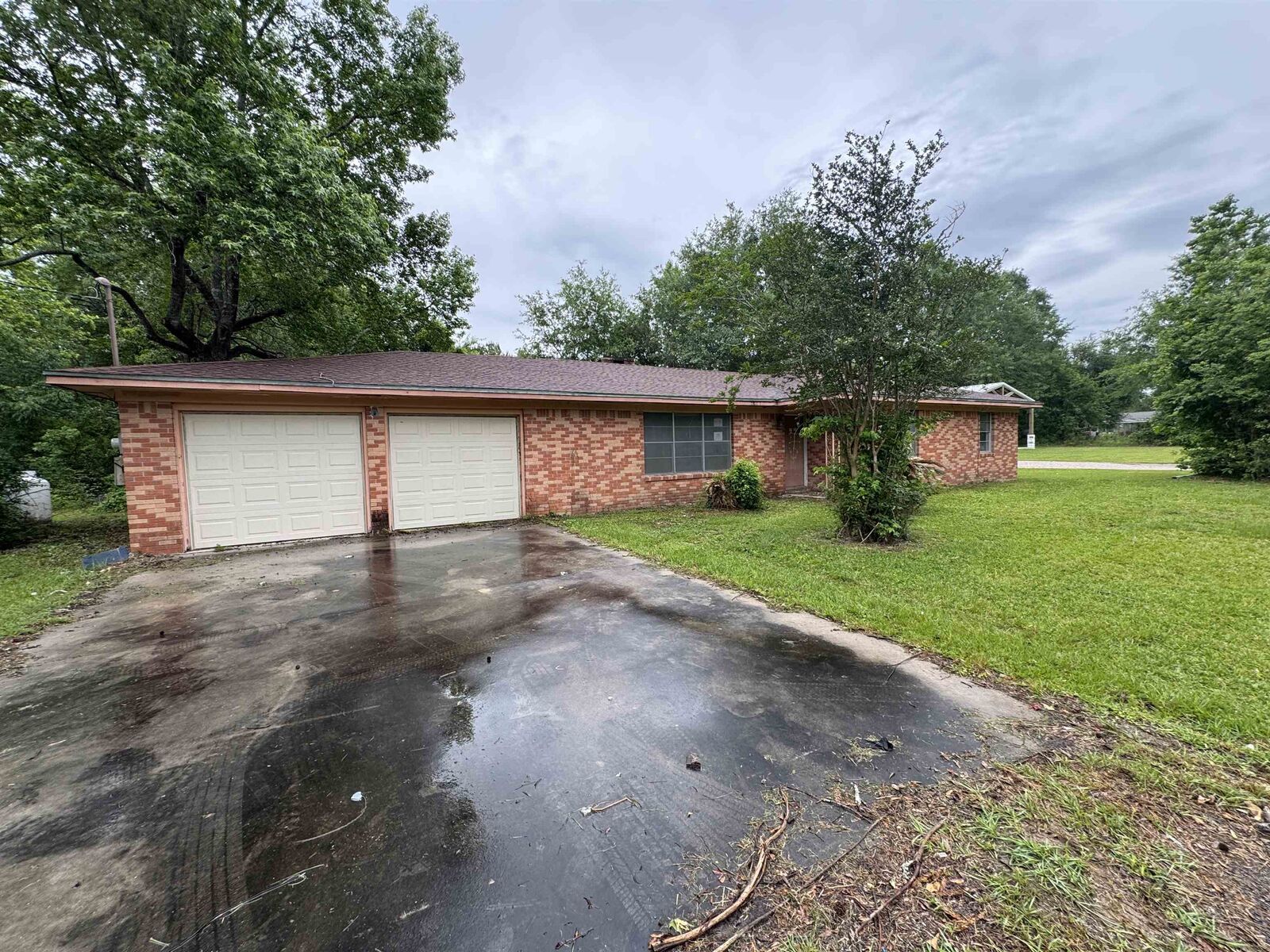 Property Photo:  70 Dogwood  TX 77657 