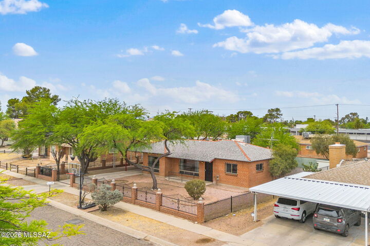 Property Photo:  912 S Jefferson Avenue  AZ 85711 