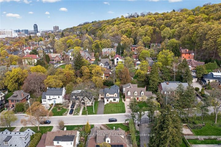 Property Photo: 393 Hess Street S ON L8P 3R2