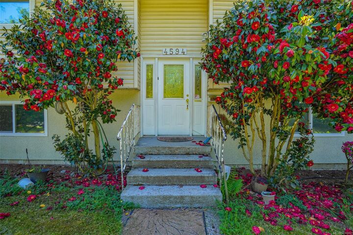 Property Photo: 4594 Alwyn St BC V9Y 5V1