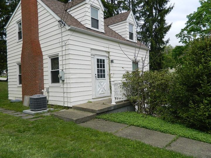 Property Photo:  502 Vilsack Rd  PA 15116 