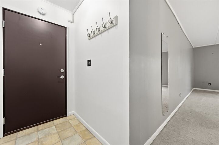 Property Photo:  934 Forest Green Dr  PA 15108 