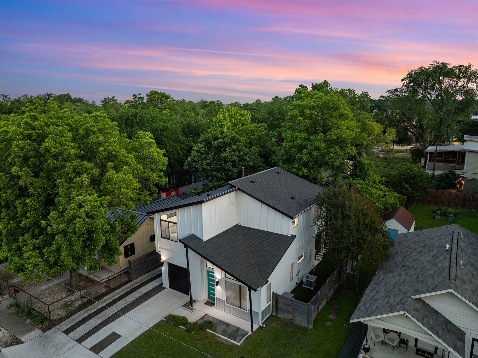 Property Photo:  1615 Holly Street 1  TX 78702 