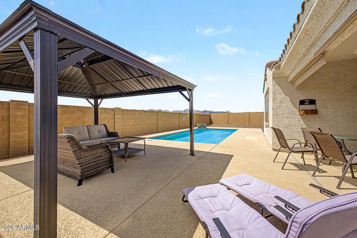 Property Photo: 332 S 202nd Lane AZ 85326