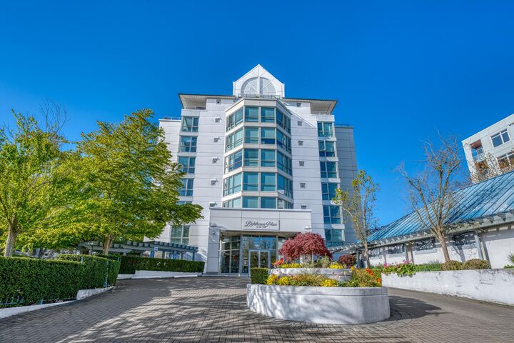 5860 Dover Crescent 401 — photo 1