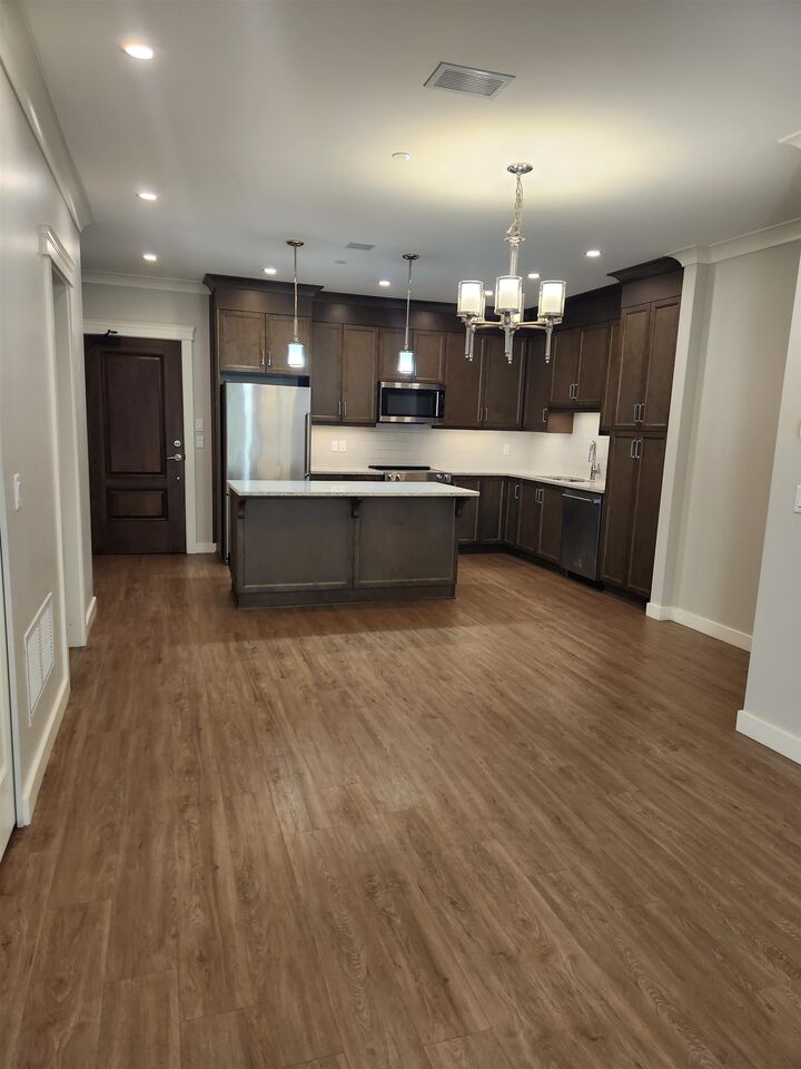 Property Photo:  20458 Park Avenue 405  BC V3A 4N3 