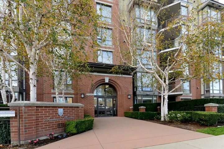 Property Photo: 1551 Foster Street 307 BC V4B 5M1