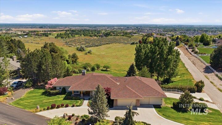 Property Photo:  9547 W Golden View Dr  ID 83669 