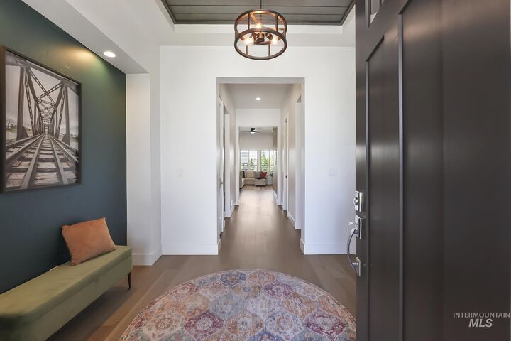 Property Photo:  687 S Short Ln  ID 83616-4103 