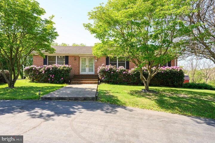 Property Photo: 63 Brentwood Court WV 25425