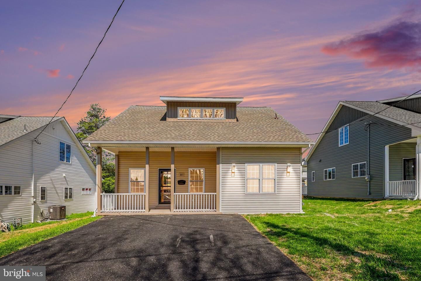 Property Photo:  1017 Chambers Street  PA 17113 