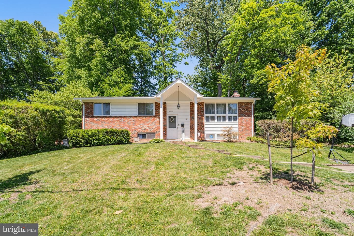 Property Photo:  8622 Kenilworth Drive  VA 22151 