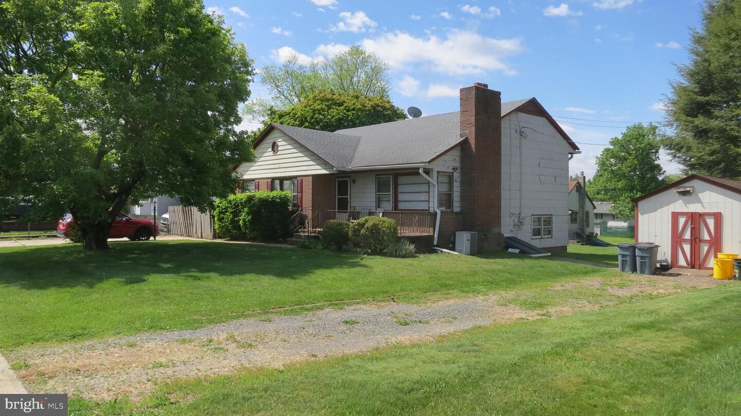 Property Photo:  79 Ewingville Road  NJ 08638 