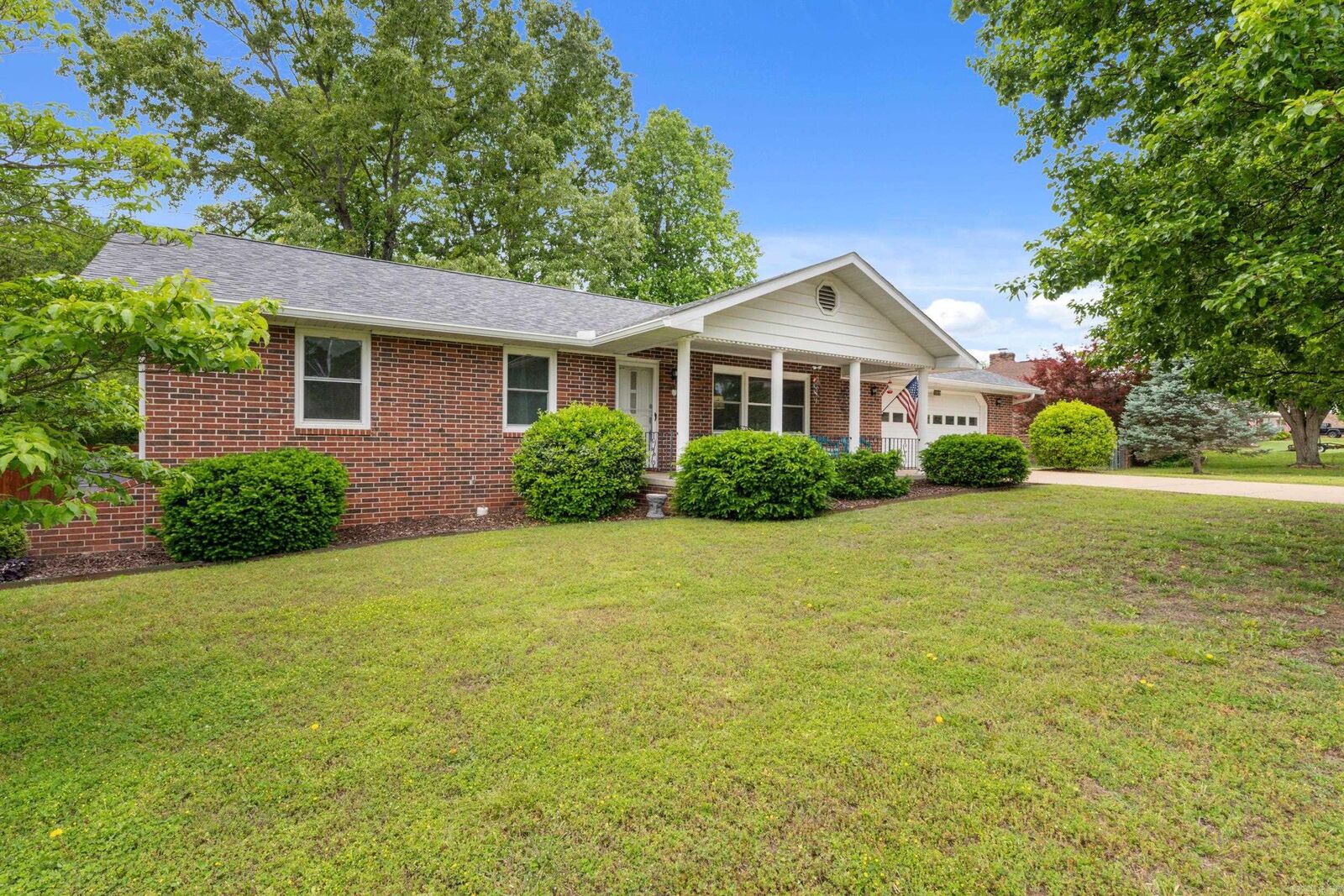 Property Photo:  1919 Ivy Lane  AR 72653 