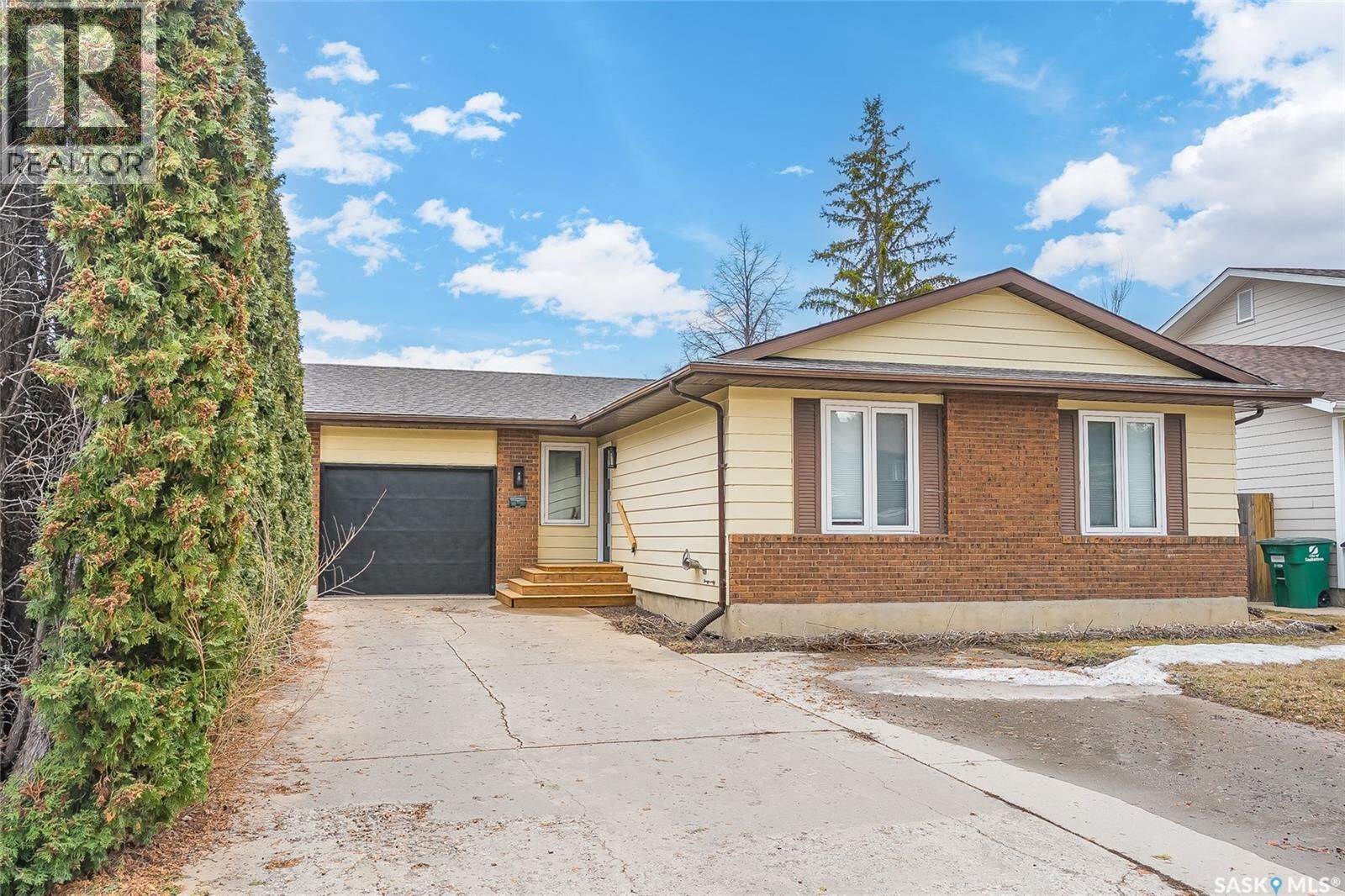Property Photo:  62 Roborecki Terrace  SK S7K 5L3 