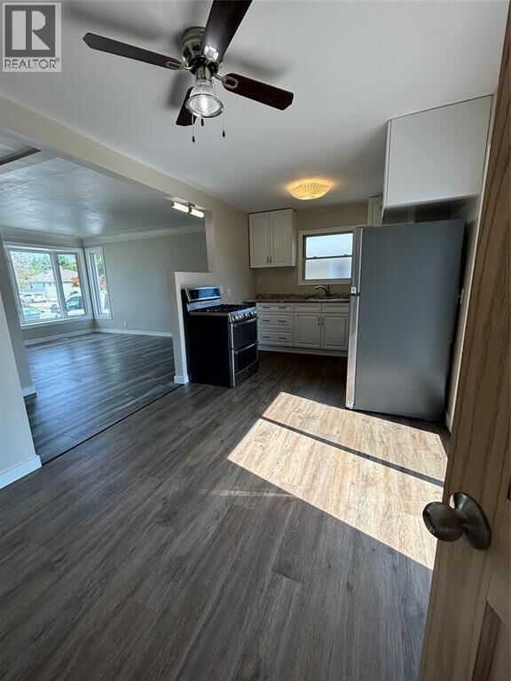 Property Photo:  508 Indian Road North  ON N7T 7G4 