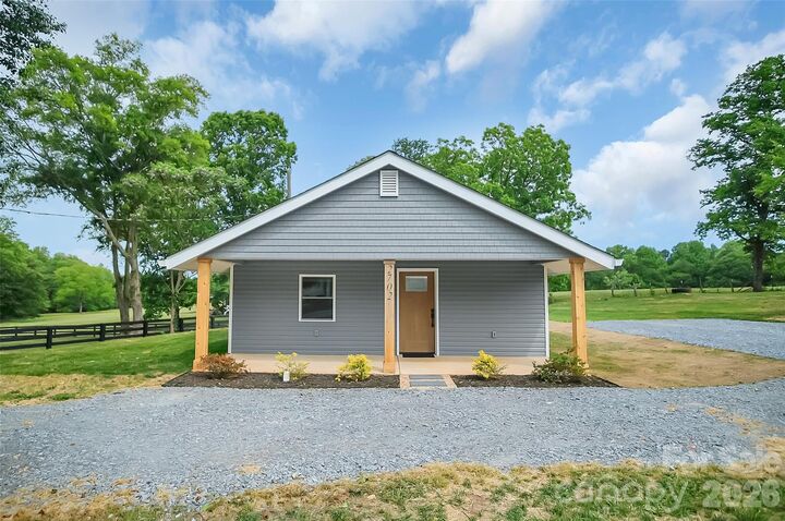 Property Photo: 2702 W Stage Coach Trail NC 28150