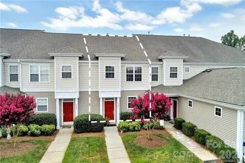 Property Photo:  927 Claybrook Circle  NC 28054 