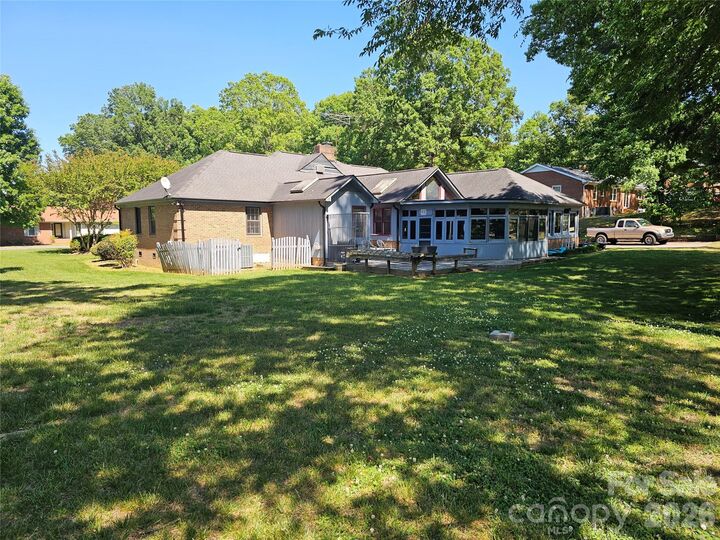 Property Photo:  1108 Oak Hill Drive  NC 28112 