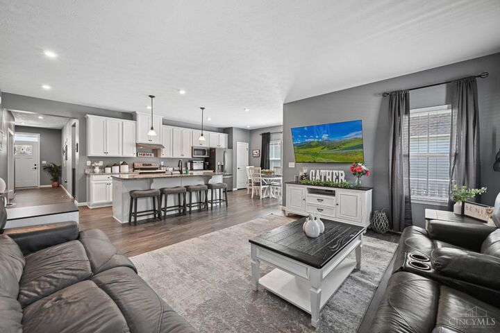 Property Photo:  1124 Clover Field Drive  OH 45140 