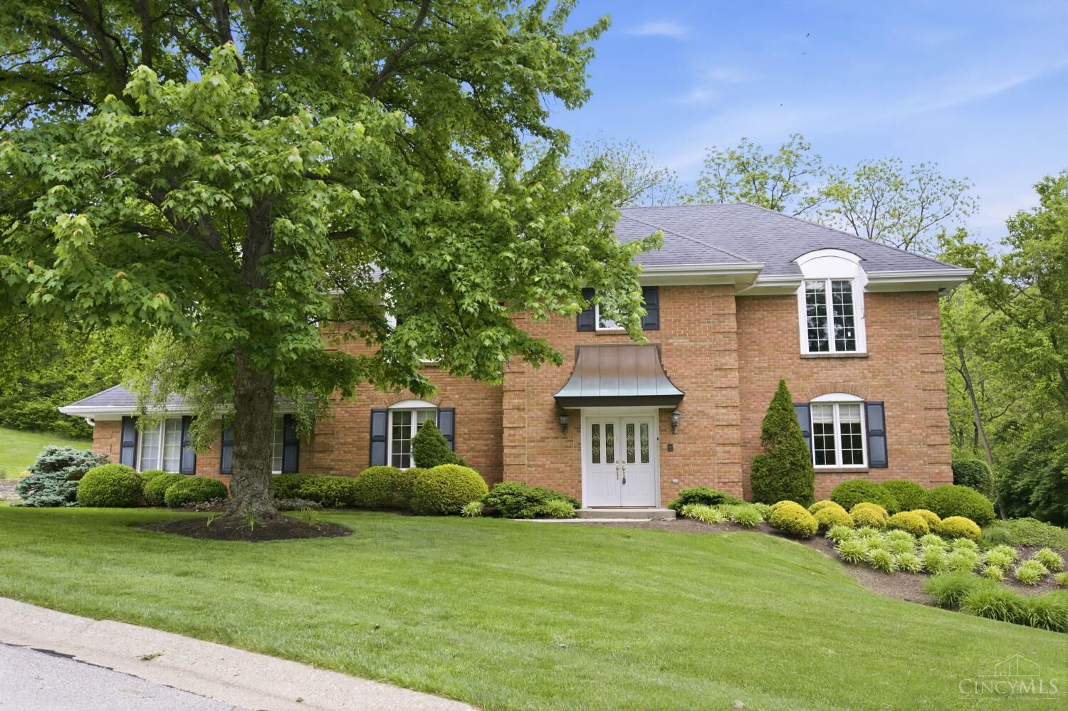 Property Photo:  9486 Oakhurst Court  OH 45241 