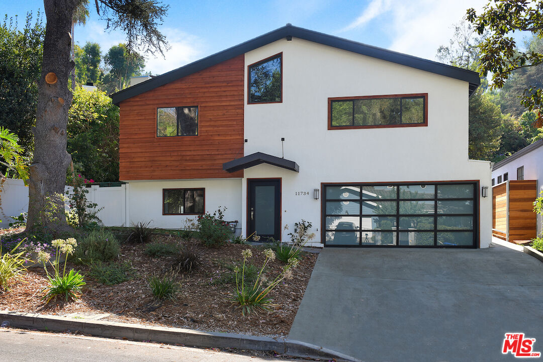 Property Photo:  11734 Sunshine Ter  CA 91604 
