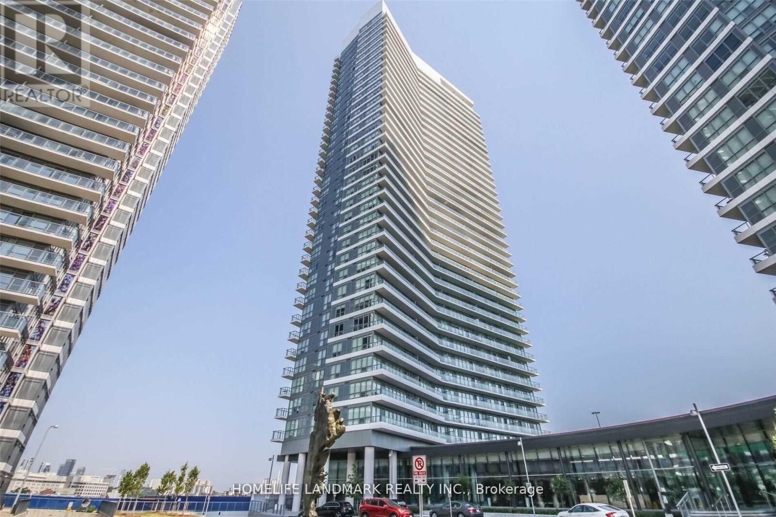 Property Photo:  117 McMahon Drive Sph09  ON M2K 2X9 