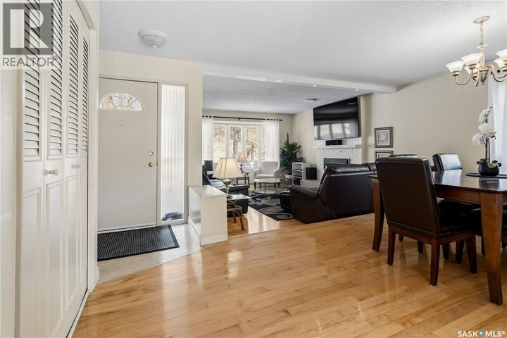 Property Photo:  6 Selkirk Crescent  SK S4S 6J4 