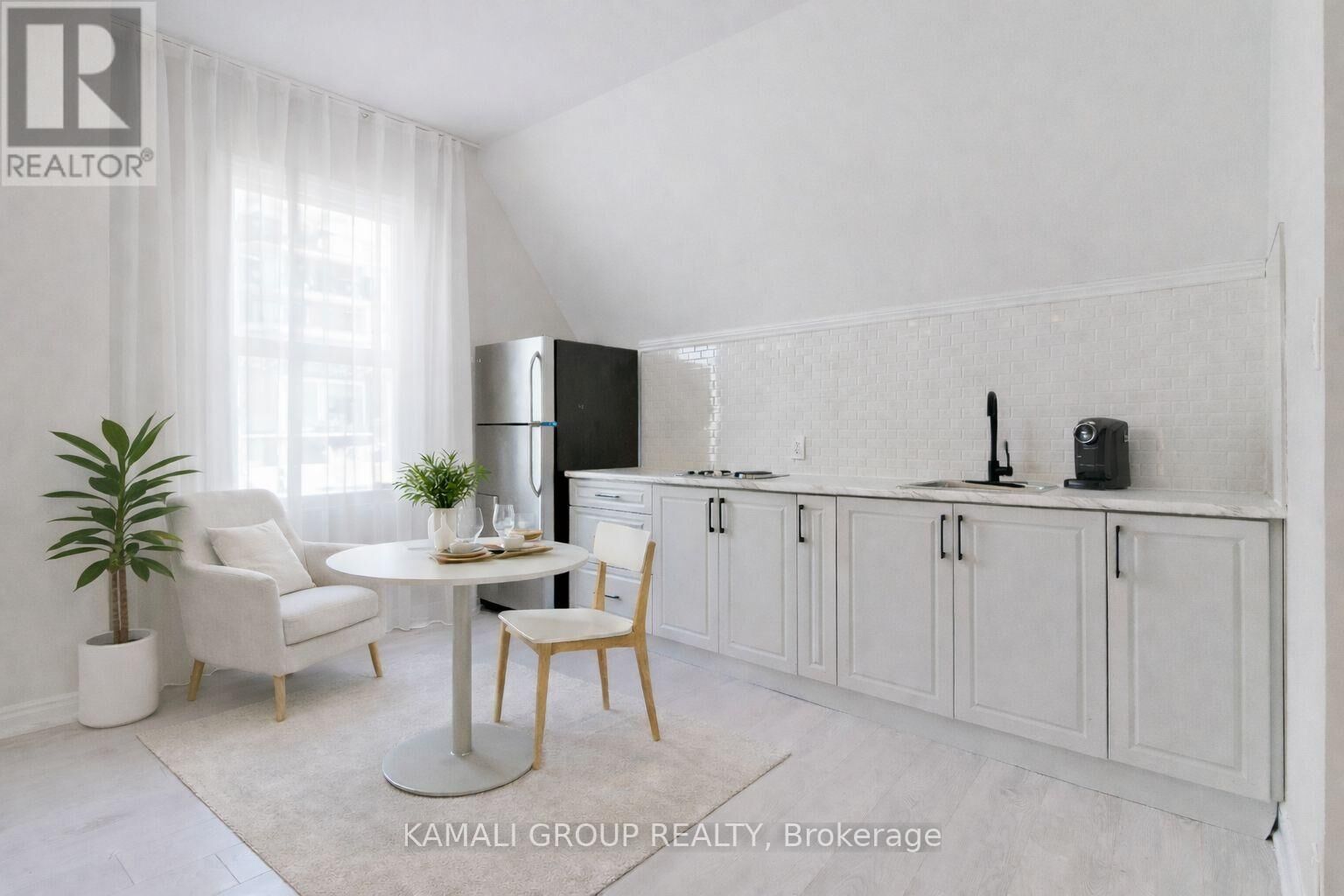 Property Photo:  93 McMillan Drive Unit 3  ON L1G 3Z7 