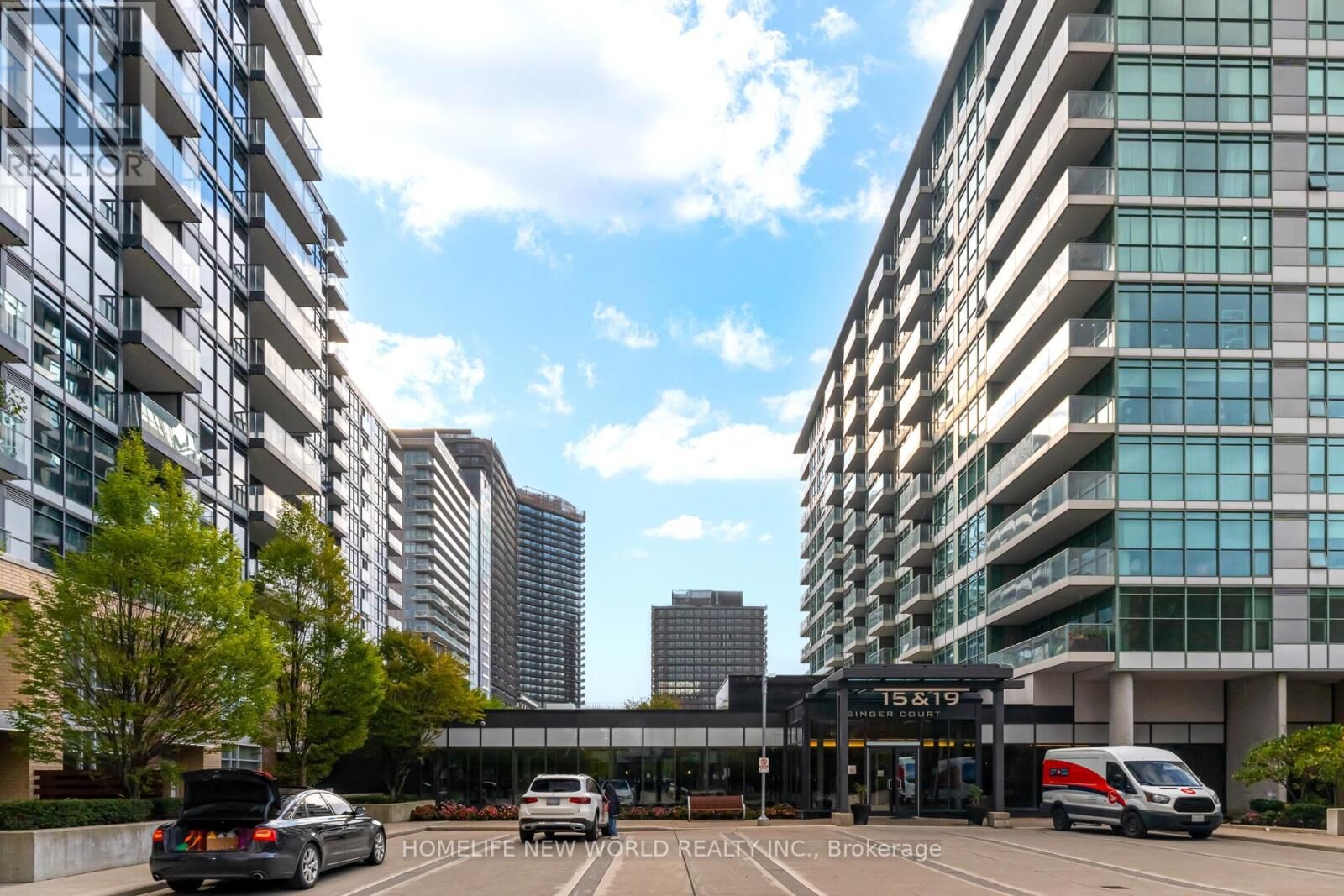 Property Photo:  19 Singer Court Th2  ON M2K 0B2 
