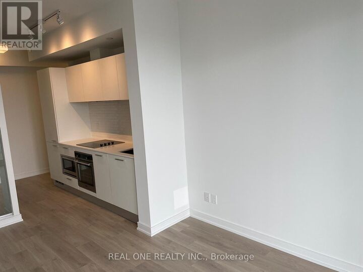 Property Photo:  3 Gloucester Street 3704  ON M4Y 0C6 