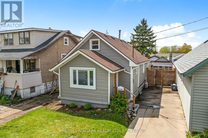 Property Photo:  656 Steele Street  ON L3K 4Y9 