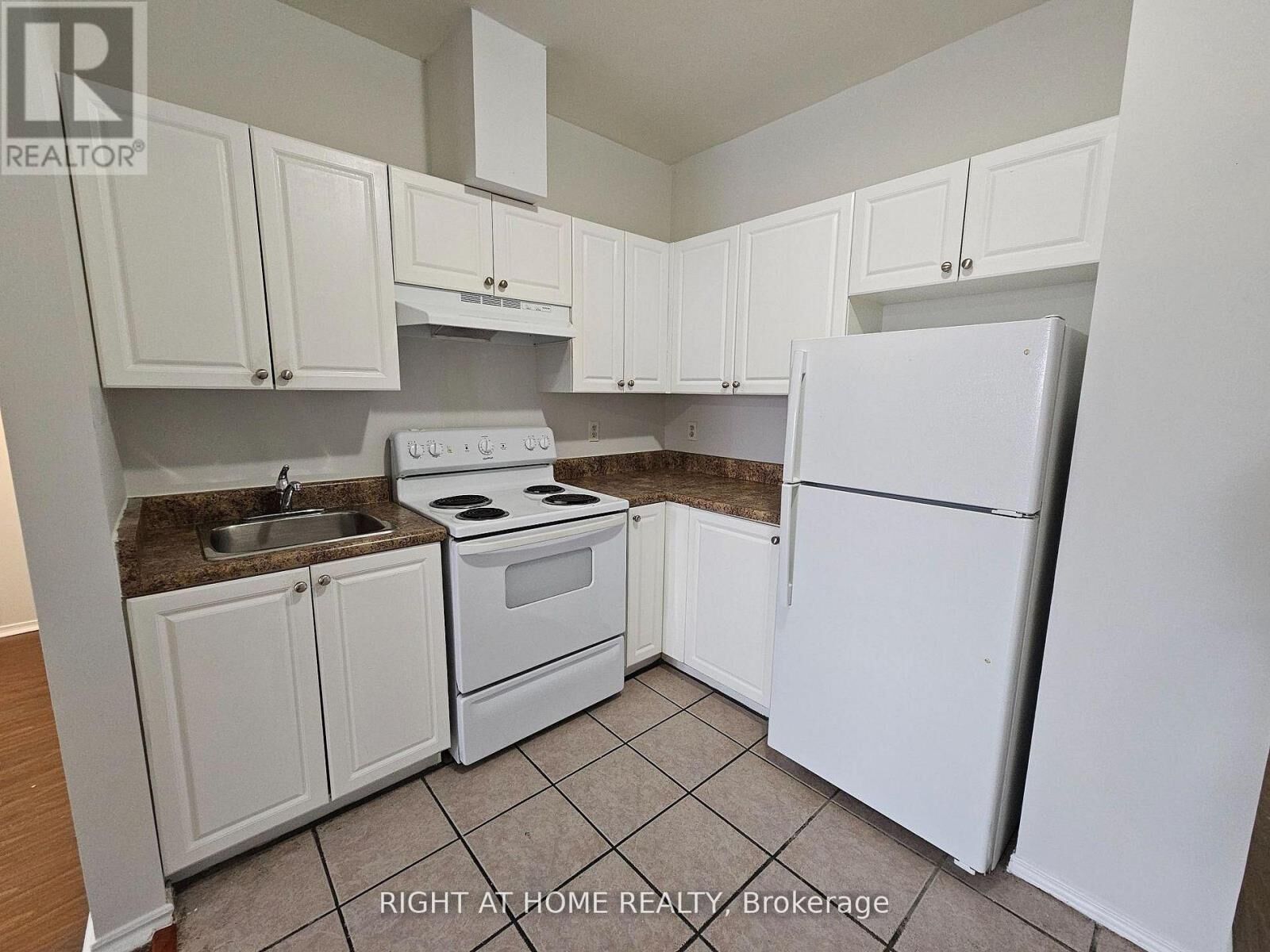 Property Photo:  1801 Eglinton Avenue West 307  ON M6E 2H7 
