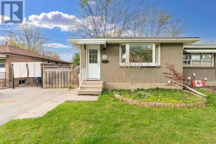 Property Photo:  159 Ewen Avenue A  ON N0L 1M0 