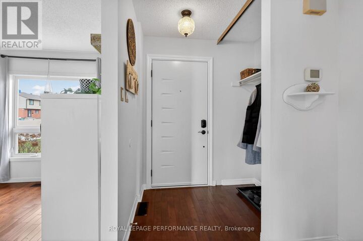 Property Photo:  2 Canbury Crescent  ON K2G 4L4 