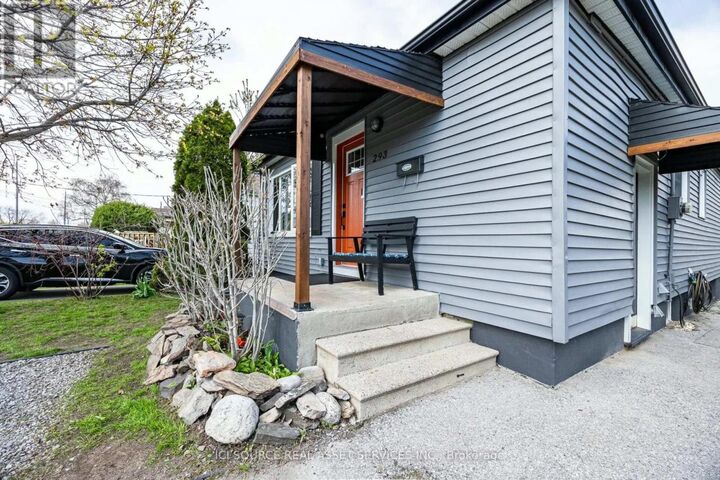 Property Photo:  293 Oshawa Boulevard North  ON L1G 5T2 