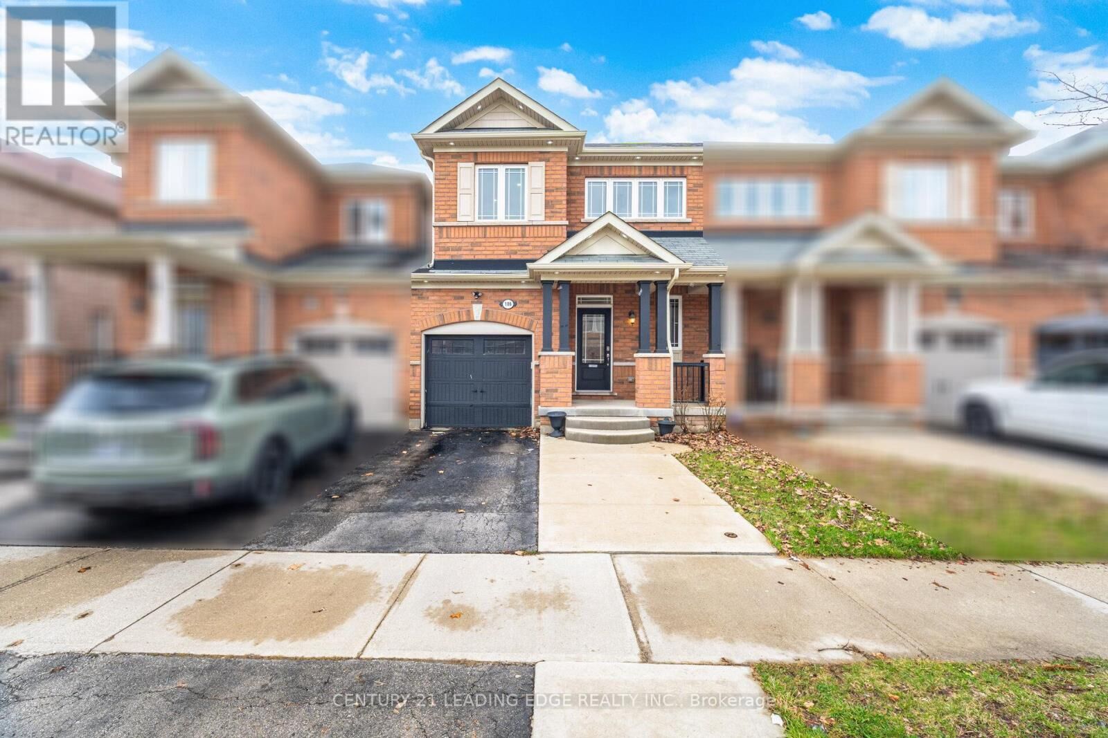 Property Photo:  106 Kempenfelt Trail  ON L7A 0Z9 