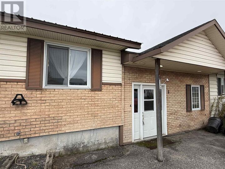 Property Photo:  6 Rue Des Pins  ON P0S 1G0 