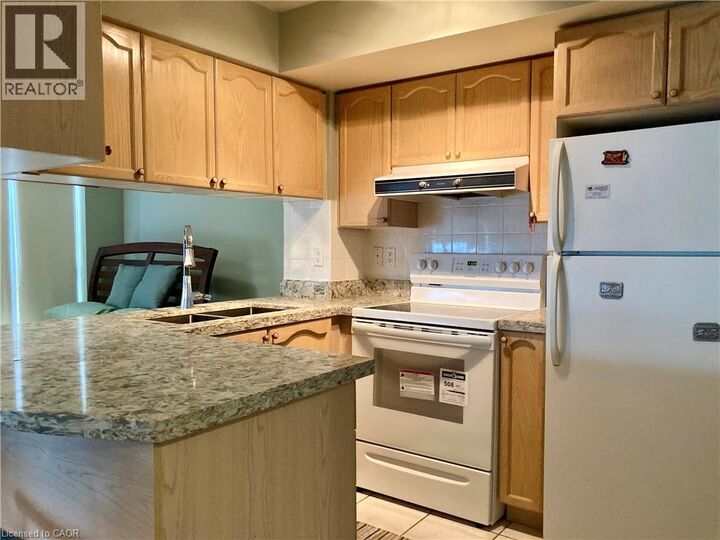 Property Photo:  909 Bay Street 2304  ON M5S 3G2 