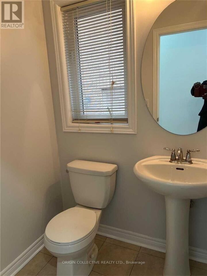 Property Photo:  74 Clearfield Dr South  ON L6P 3J4 