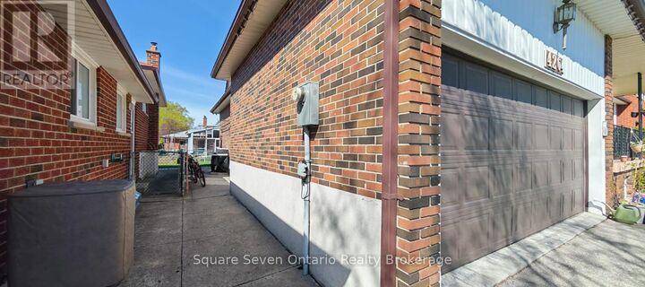 Property Photo:  4264 Brandon Gate Basement  ON L4T 3K4 